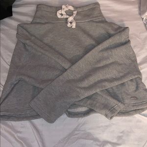 Turtle neck cropped sweater